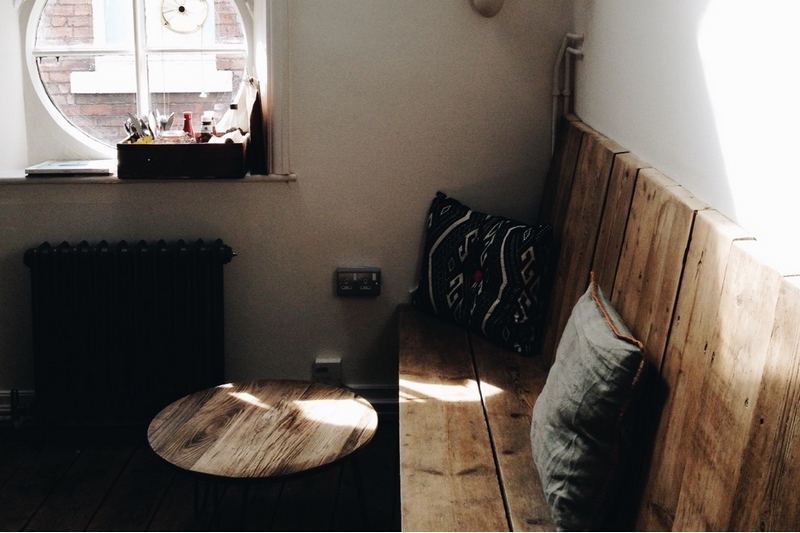 氣候潮濕，家里怎樣防霉 家用防潮空氣凈化除濕機(jī)